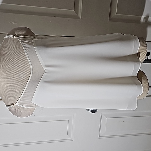 TAHARI, Womens top. Tank style.  White with overlay. Size medium. Adjustable - Picture 1 of 10